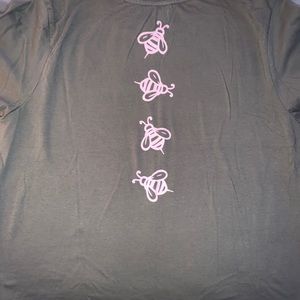 “Bee kind” T-shirt